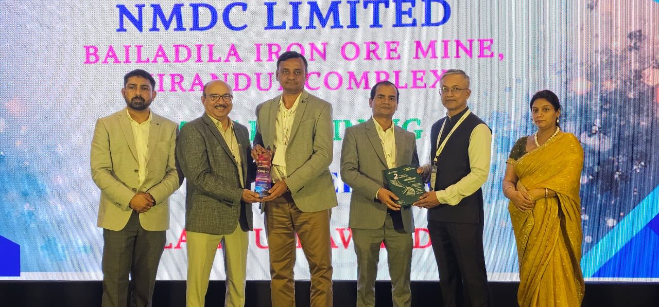 एनएमडीसी की किरंदुल परियोजना को मिला प्रतिष्ठित प्लेटिनम ग्रीन एनवायरो सेफ्टी अवार्ड