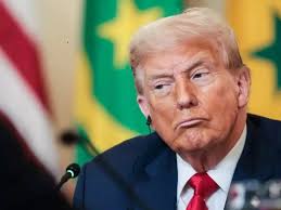 अमेरिकी राष्ट्रपति डोनाल्ड ट्रंप को इमिग्रेशन वाले मामले में लगा बड़ा झटका 