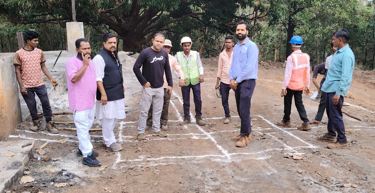 एएमएनएस के सहयोग से पढ़ापुर में नवीन मुक्तिधाम निर्माण कार्य शुरू, पुराने मुक्तिधाम के बाजू में बनेगा नया चिता स्थल 