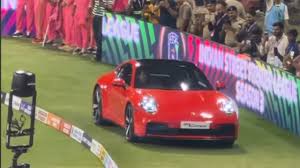Sachin Tendulkar ने चलाई Porsche 911, जानें कितनी है इस लग्जरी कार की कीमत?