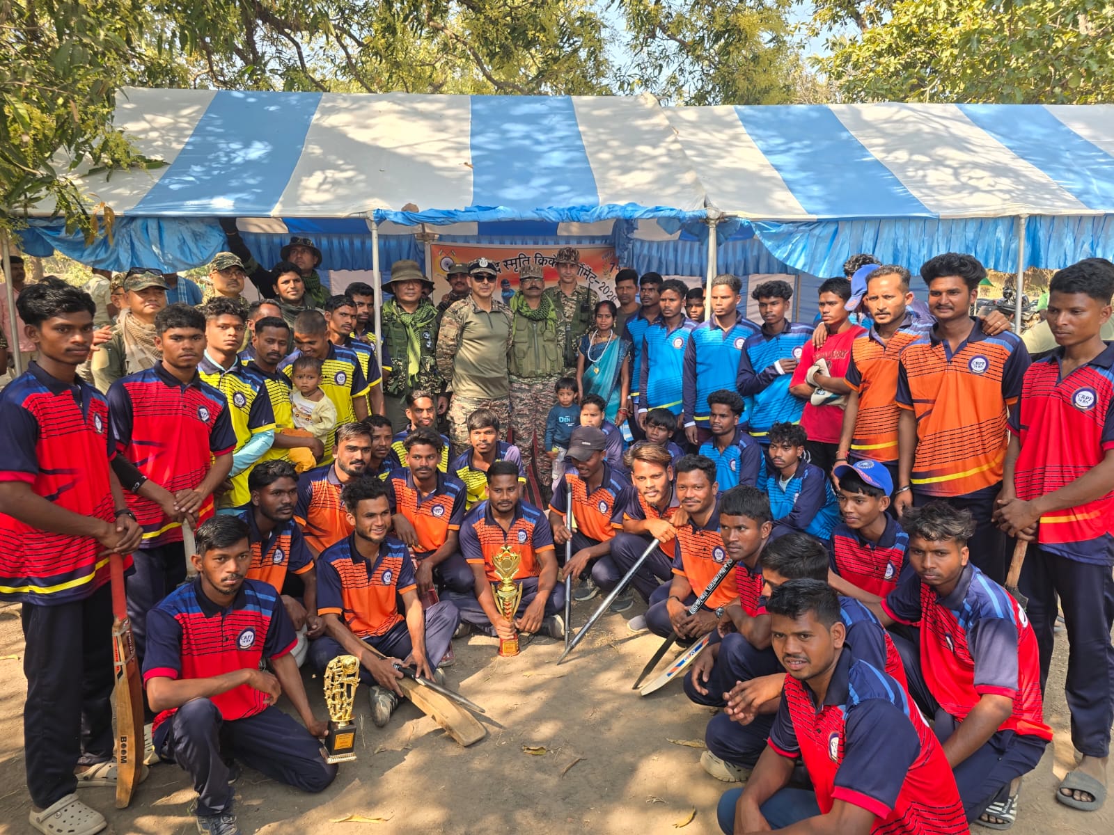 सुकमा में गूंजी गोलियों की जगह तालियां