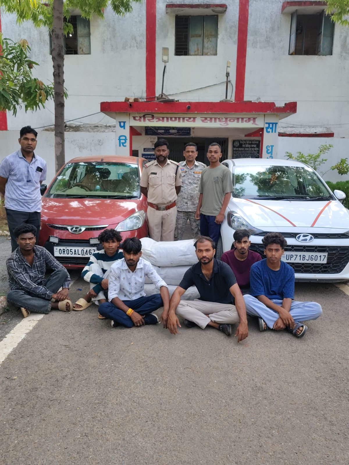 उड़ीसा से यूपी ले जाया जा रहा था 50 किलो गांजा, सरिया पुलिस ने 6 तस्करों को दबोचा