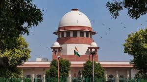 स्ट्रे डॉग्स मामले में सुप्रीम कोर्ट का बड़ा निर्देश, चीफ सिकरेट्री को देना होगा शपथ पत्र