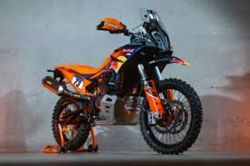 KTM 890 Adventure R Rally 2026 लॉन्च, जानें क्या बनाता है इसे खास