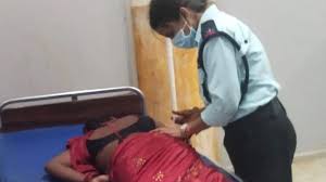 CG News:महिला गार्ड ने मरीज को लगाया इंजेक्शन,कलेक्टर ने थमाया नोटिस