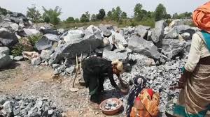 रेलवे के वेस्टेज से खनन माफिया हो रहा मालामाल