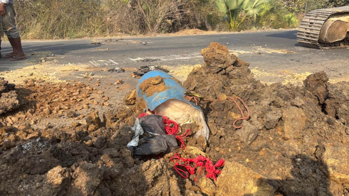 नक्सलियों की बड़ी साज़िश नाकाम:सुरक्षा बलों ने 30 किलो का शक्तिशाली आईईडी किया बरामद

