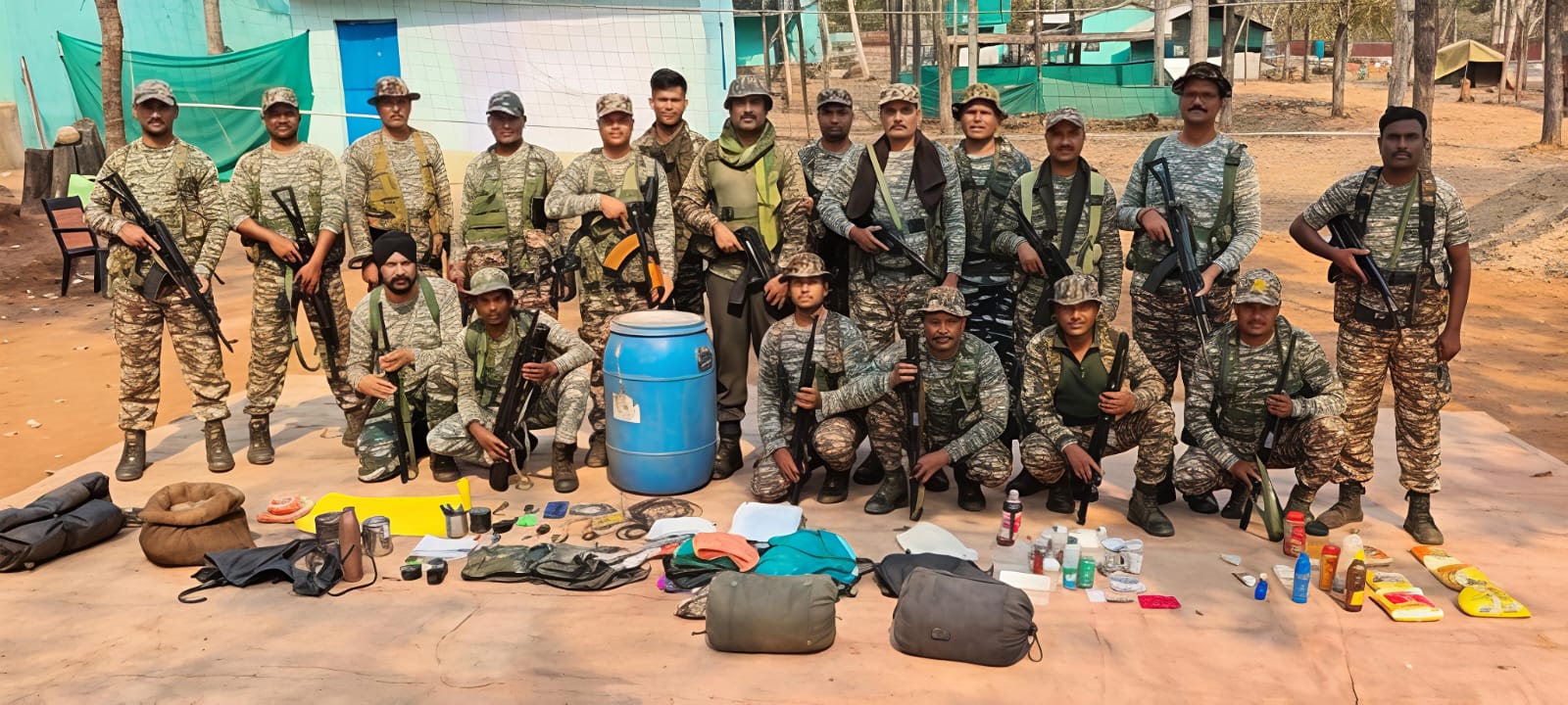 सुरक्षा बलों को एक बड़ी सफलता,नक्सलियों द्वारा छिपाकर रखे गए कई  विस्फोटक सामग्री बरामद 