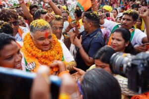 सरगुजा भाजपा कार्यकर्ताओं ने ज़बर्दस्त  उत्साह के साथ शानदार व ऐतिहासिक रुप से किया संस्कृति मंत्री का स्वागत मंत्री हुए भावविहोर