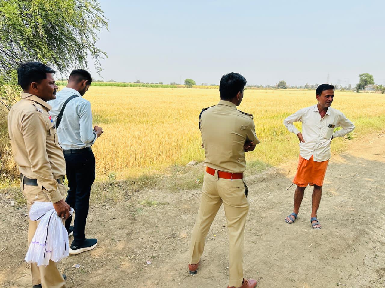 पुलिस उप महानिरीक्षक (DIG) रामकृष्ण साहू (IPS) के निर्देशन पर बेमेतरा पुलिस की पूरे जिले में ड्रोन कैमरा के माध्यम से सघन जांच