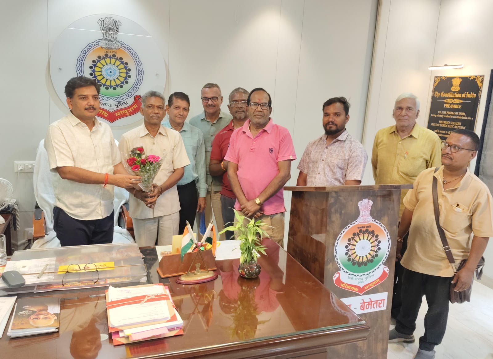पत्रकार आनंद प्रकाश साहू ने पेश की इंसानियत की मिसाल, लौटाए 30 लाख से ज्यादा के जेवर और कैश