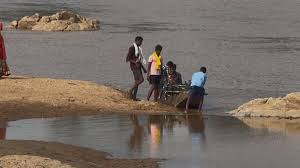 बीजापुर में नाव पलटने से एक ही परिवार के चार लोग लापता 