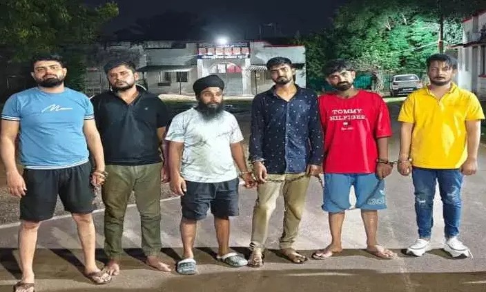 दुर्ग पुलिस की बड़ी लापरवाही, गर्लफ्रेंड के साथ ड्रग्स तस्करी का आरोपी फरार