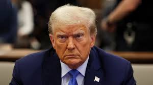 ट्रंप प्रशासन ने 19 देशों से ग्रीन कार्ड और अमेरिकी नागरिकता के आवेदनों पर लगाई रोक 