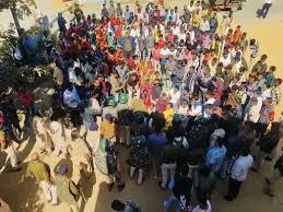 मंदिर में पूजा करने से रोकने और अपमानित कर बाहर निकालने का आरोप,सर्व आदिवासी समाज ने घेरा थाना 