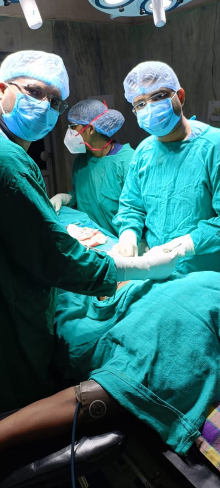 चार मासूम बच्चों के हर्निया का सफल ऑपरेशन, 35 प्रतिशत झुलसी बच्ची का भी बचाया जीवन