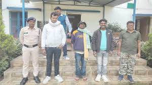 गरियाबंद पुलिस ने झारखंड से 7 महीने से गुमशुदा युवक कों परिवार को सौंपा 