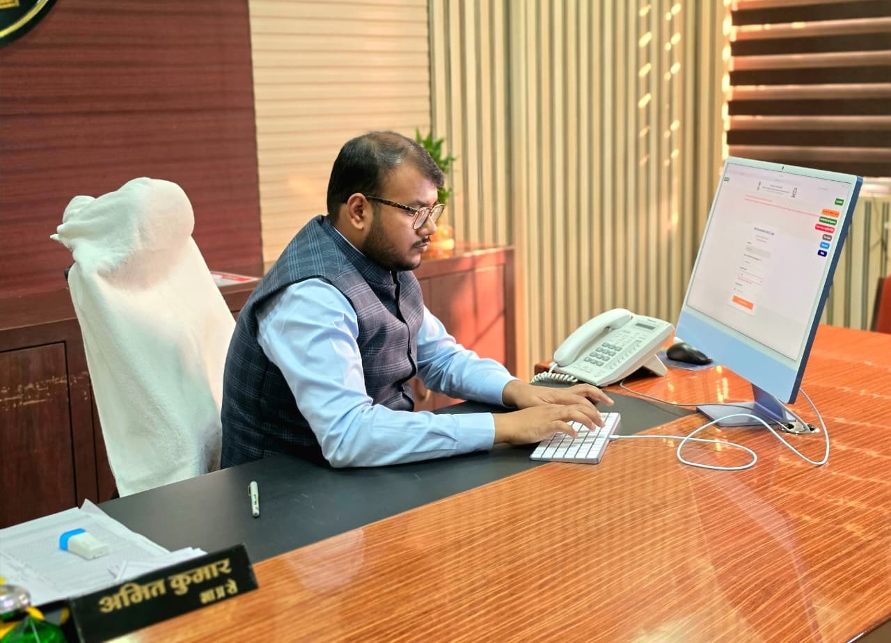 सुकमा में जनगणना-2027 की शुरुआत: कलेक्टर अमित कुमार ने भरा पहला ऑनलाइन फॉर्म