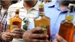 प्रस्तावित शराब दूकान विरोधी खौली में चोरी - छिपे अवैध शराब बिक्री  , दो कोचिये सपड़ाये