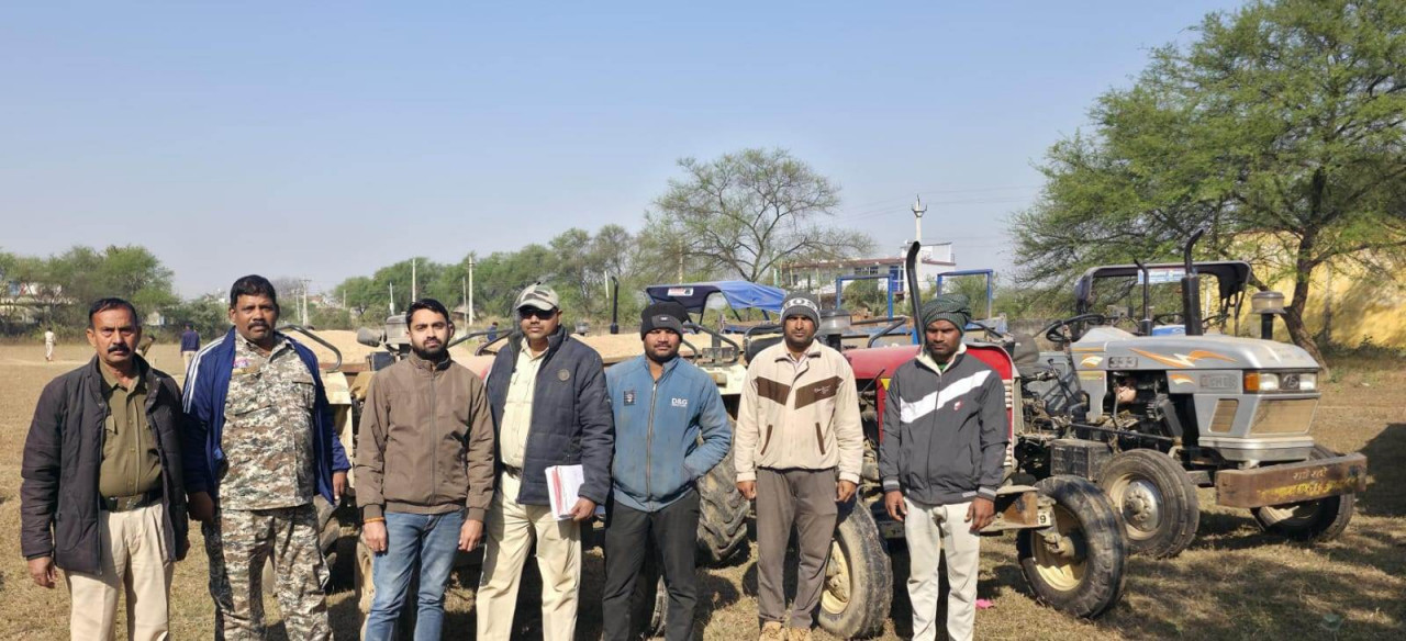 कोसीर एवं सरिया क्षेत्र में अवैध रेत परिवहन पर सख्त कार्रवाई, ट्रैक्टर जब्त