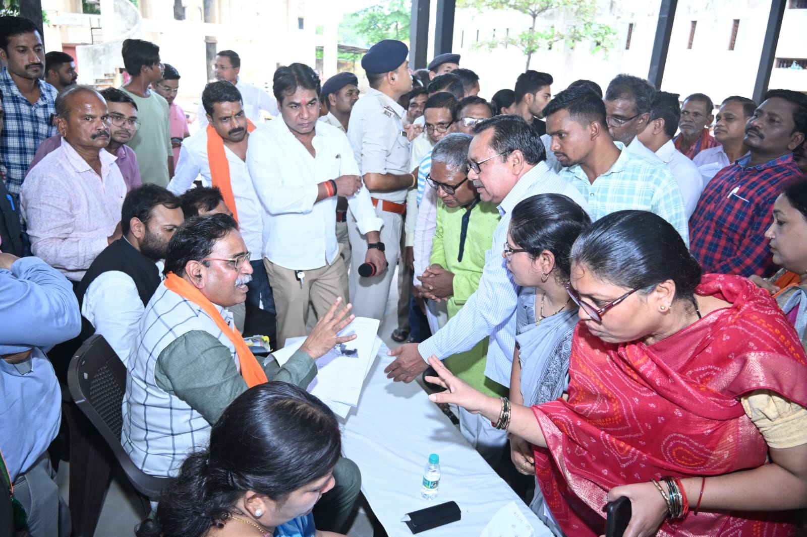राजेश मूणत ने जन चौपाल में जनता को भरोसा दिलाया – मैं राजनीति नहीं, सेवा करने आया हूं