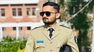 कौन हैं राजेंद्र मेघवार? पाकिस्तान में पहली बार कोई हिंदू बना पुलिस अफसर...