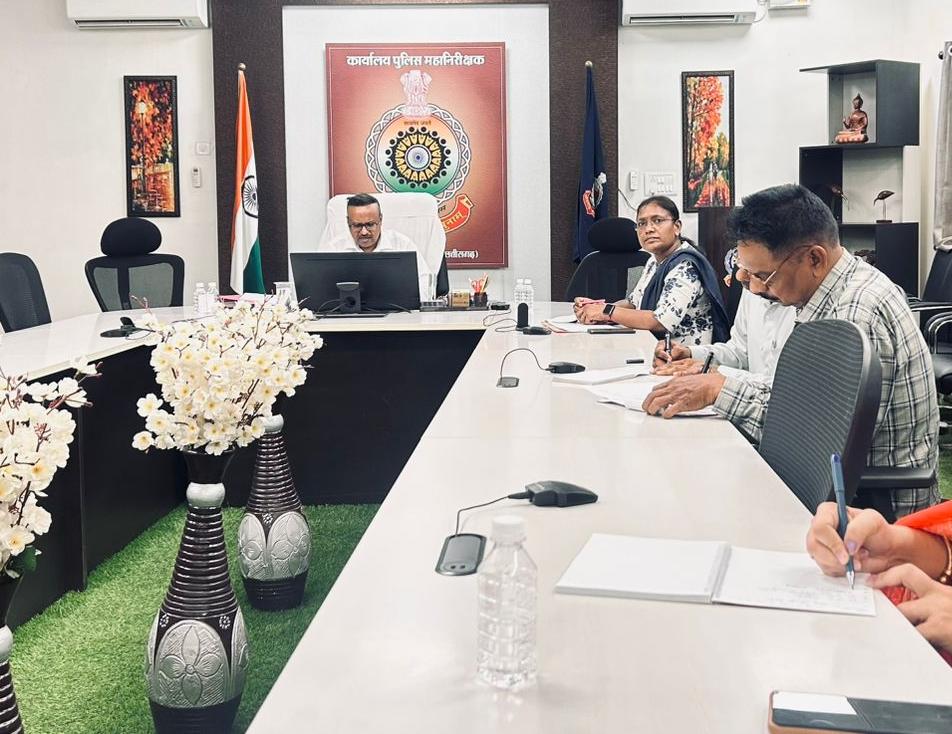 महिला अपराधों पर सख्ती: आईजी राम गोपाल गर्ग ने दिए निर्देश, एक माह में पुराने केस खत्म करने का लक्ष्य
