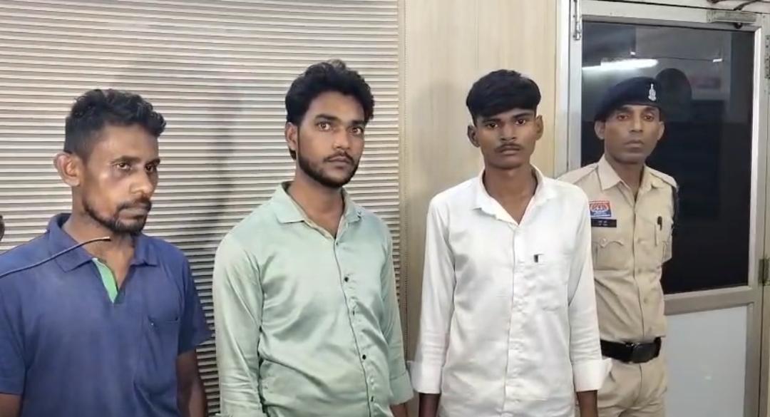 रायपुर में नशे के सौदागरों पर पुलिस का बड़ा प्रहार: 13 किलो से ज्यादा गांजा जब्त, 2 अंतर्राज्यीय तस्करों समेत 4 गिरफ्तार