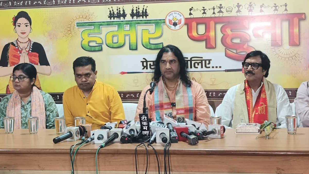  -1हमारे बच्चे गीता नहीं पढ़ते, इसलिए ईमानदारी कम हो रही-1... रायपुर में देवकी नंदन ठाकुर का बड़ा बयान