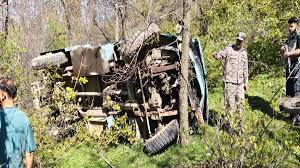 कश्मीर के बडगाम में हादसा, कई सीआरपीएफ जवान घायल