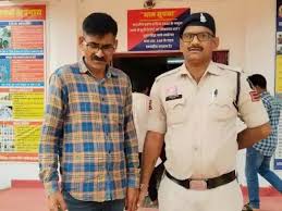 शेयर मार्केट में इन्वेस्ट कर दोगुना प्रॉफिट कमाने का लालच देकर किया करोड़ो की ठगी,मास्टरमाइंड गिरफ्तार