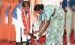 मुख्यमंत्री साय ने किया चरण पादुका योजना का पुनः शुभारंभ