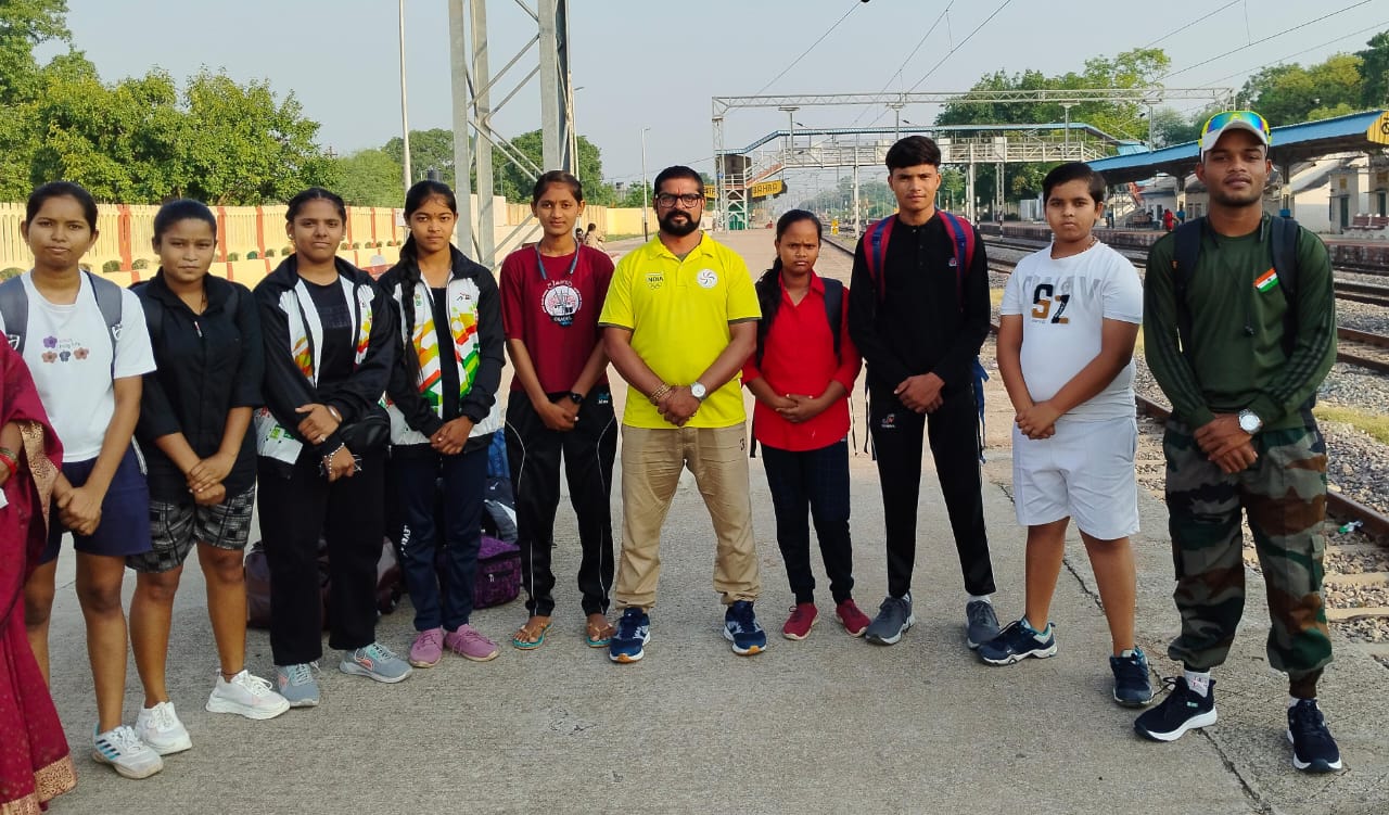 नेशनल मिक्स बॉक्सिंग अहमदाबाद (गुजरात) के लिए छत्तीसगढ़ के खिलाड़ी रवाना हुए