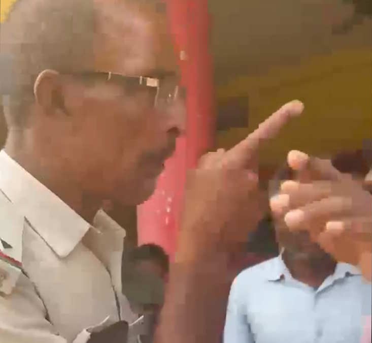कोरबा में वन विभाग के डिप्टी रेंजर की दबंगई! भ्रष्टाचार पर सवाल उठाने पर ग्रामीणों को दी उठवा लेने की धमकी