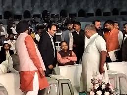  कुर्सी पीछे देने पर नाराज हुए विधायक, कहा- जहां बैठाया गया वहीं ठीक हूं, मुख्यमंत्री ने हस्तक्षेप कर मनाया 