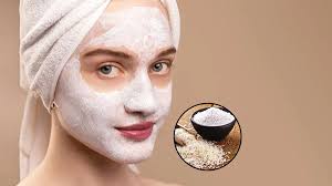 चावल का आटा आपकी त्वचा को चमकदार बनाएगा! जानें 5 अद्भुत ब्यूटी टिप्स और सावधानियां