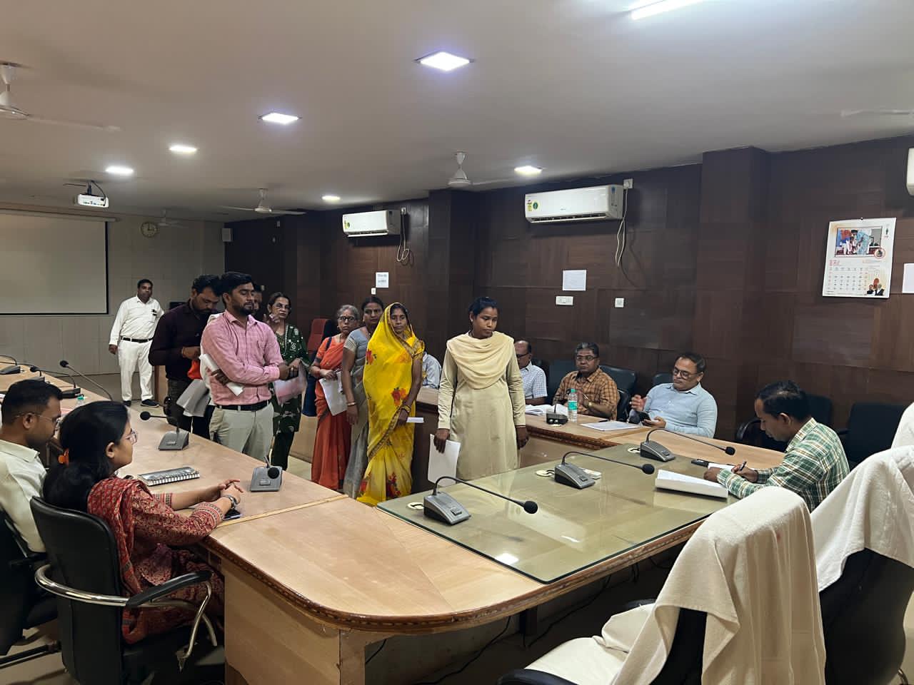 अपर कलेक्टर  गुड्डूलाल जगत ने जनदर्शन में सुनी आमजन की समस्याएं,34 आवेदनों पर त्वरित कार्यवाही के निर्देश, कई मामलों का मौके पर समाधान