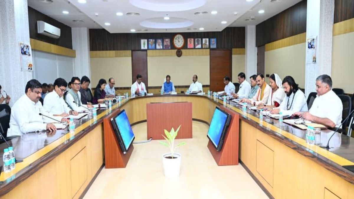 साय कैबिनेट के 3 बड़े फैसले: 125 दिन रोजगार गारंटी, अटल आजीविका हाट और नई बायोगैस नीति को मंजूरी