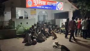 रायपुर में देर रात साइंस कॉलेज स्थित बॉयज हॉस्टल में जमकर हंगामा,जानें क्यों हुआ विवाद 