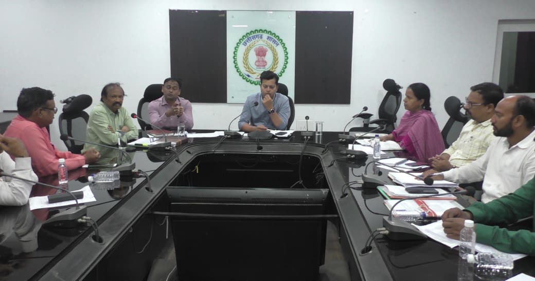 तीन माह का खाद्यान्न एकमुश्त वितरण की तैयारी,15 अप्रैल तक अग्रिम भंडारण पूर्ण करने के निर्देश