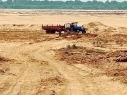 अवैध रेत भंडारण पर खनिज विभाग की सख्त कार्रवाई, 250 ट्रिप हाइवा जब्त