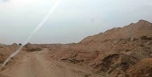 प्रशासन ने कसा शिकंजा : रेत के अवैध भण्डारण के 04 प्रकरणों में 245 हाईवा रेत ढेरी जप्त