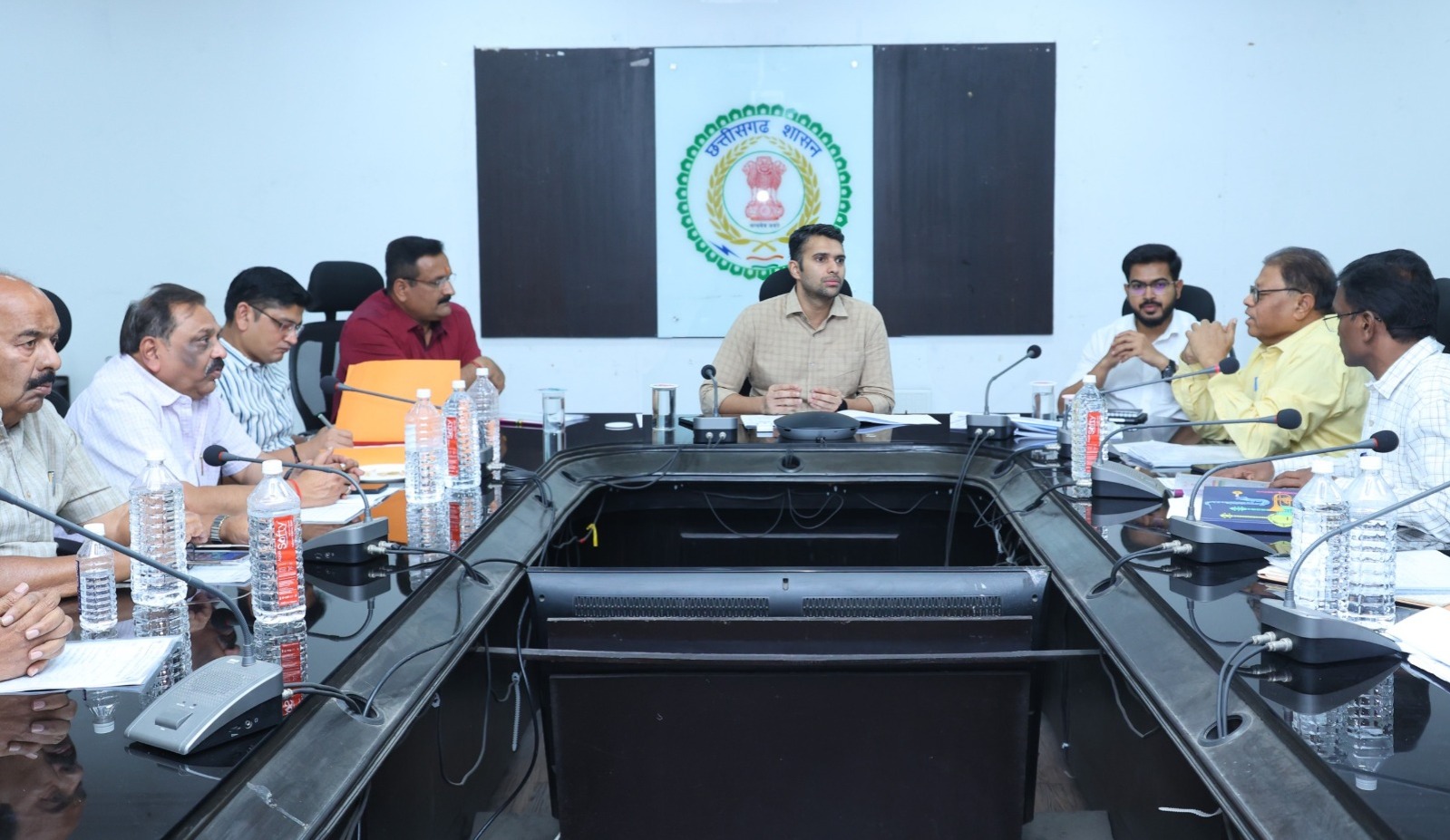 कलेक्टर की अध्यक्षता में रेडक्रॉस की बैठक आयोजित, स्वास्थ्य सेवाओं के विस्तार पर दिया गया जोर