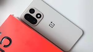 OnePlus 15 स्मार्टफोन 70 हजार रुपये की रेंज में होगा लॉन्च