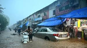 भारी बारिश से केरल समेत कई राज्यों में जनजीवन अस्त-व्यस्त ,महाराष्ट्र में छह की मौत