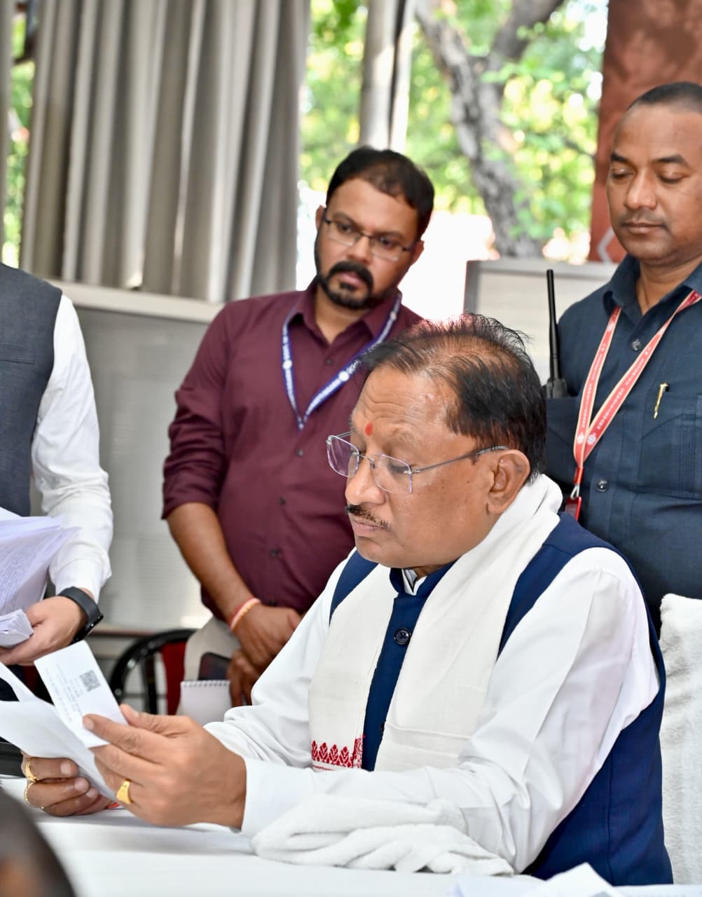 जनदर्शन : मुख्यमंत्री विष्णु देव साय ने आमजन की समस्याएँ सुनीं, मौके पर दिए त्वरित समाधान