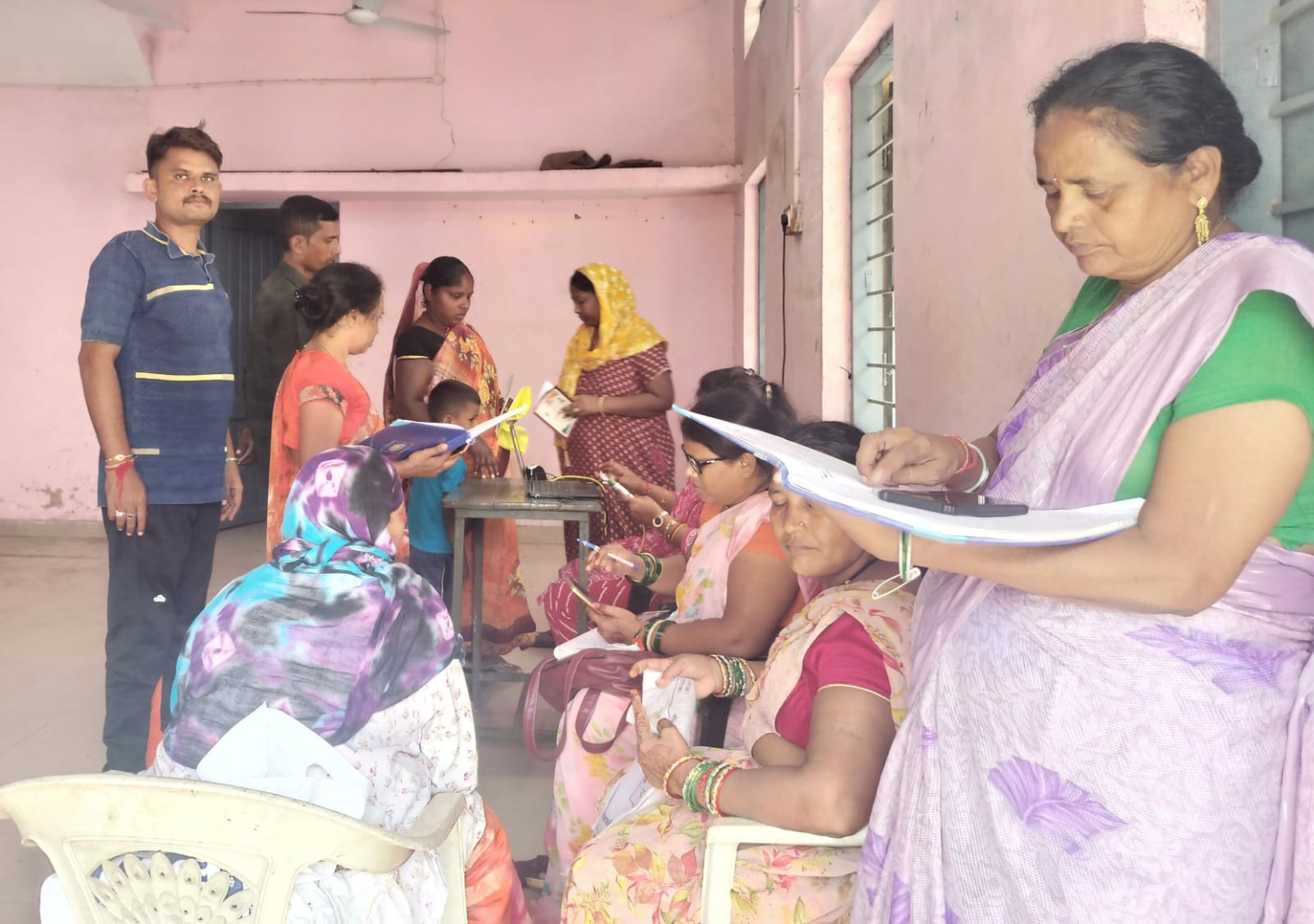 स्वास्थ विभाग ने राजीव नगर में आयुष्मान कार्ड निशुलक शिवरी का आयोजन किया