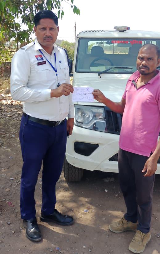 यातायात नियमों का उल्लंघन करने वाले 58 वाहन चालको पर बेमेतरा पुलिस की सख्त कार्यवाही