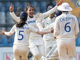 भारतीय महिला टीम ने रचा इतिहास, टेस्ट में ऑस्ट्रेलिया को पहली बार चटाई धूल