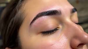 घर पर इन आसान तरीकों से बनाएं पार्लर जैसी परफेक्ट आइब्रो